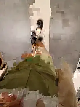 Snapshot of Mina-02 chatting on December 19, 2025, 9:33 am Mina-02 online show from December 19, 2025, 9:33 am