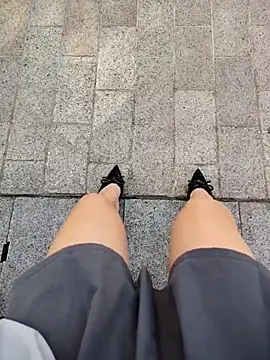 Snapshot of Mina-02 chatting on February 28, 2026, 10:59 am Mina-02 online show from February 28, 2026, 10:59 am