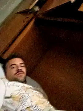 Camionista121998 online show from November 13, 2025, 1:31 am