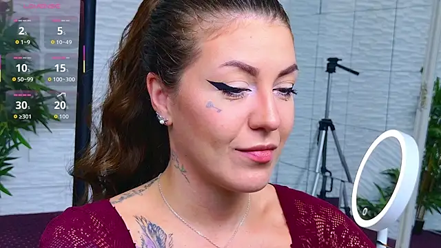 IvorySwan online show from November 14, 2025, 5:44 am