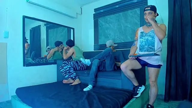 Snapshot of _AlecLawrence chatting on December 16, 2025, 12:42 pm AlecLawrence online show from December 16, 2025, 12:42 pm