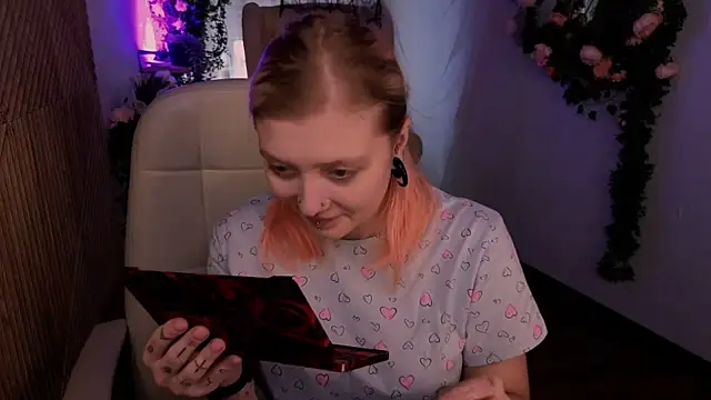 Snapshot of Kiki_shay chatting on November 3, 2025, 1:15 pm Kiki shay online show from November 3, 2025, 1:15 pm