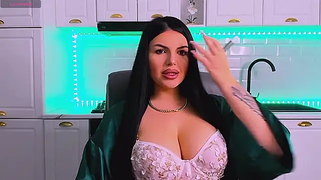 RheaLynn online show from February 5, 2026, 8:59 pm