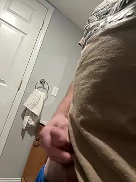 Snapshot of Kneetoe2025 chatting on December 17, 2025, 9:14 am Kneetoe2025 online show from December 17, 2025, 9:14 am