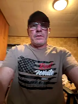 Snapshot of Kneetoe2025 chatting on November 8, 2025, 8:23 pm Kneetoe2025 online show from November 8, 2025, 8:23 pm