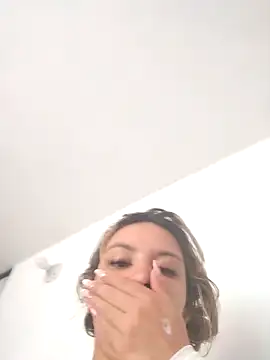 celeste 83 online show from December 21, 2025, 7:48 pm