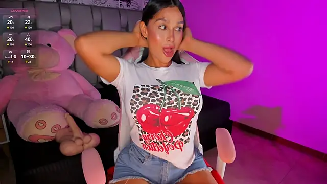 Snapshot of sofialaurentxox chatting on December 19, 2025, 7:38 pm sofialaurentxox online show from December 19, 2025, 7:38 pm