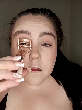 Maya 29x online show from December 17, 2025, 12:43 pm