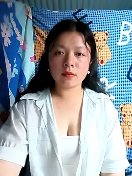 Snapshot of lisa-bae00 chatting on May 3, 2026, 1:58 pm lisa-bae00 online show from May 3, 2026, 1:58 pm