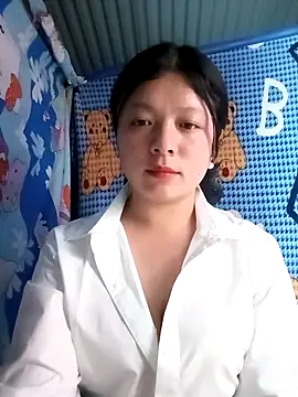 Snapshot of lisa-bae00 chatting on April 13, 2026, 2:43 pm lisa-bae00 online show from April 13, 2026, 2:43 pm