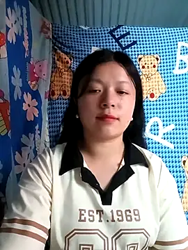 Snapshot of lisa-bae00 chatting on April 22, 2026, 12:45 pm lisa-bae00 online show from April 22, 2026, 12:45 pm