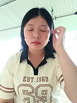 Snapshot of lisa-bae00 chatting on April 11, 2026, 3:25 am lisa-bae00 online show from April 11, 2026, 3:25 am