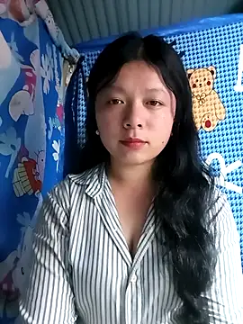 Snapshot of lisa-bae00 chatting on April 2, 2026, 2:02 pm lisa-bae00 online show from April 2, 2026, 2:02 pm