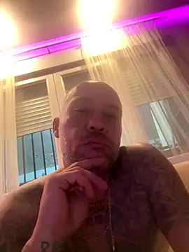 Snapshot of gitanoMad chatting on November 23, 2025, 11:48 pm gitanoMad online show from November 23, 2025, 11:48 pm