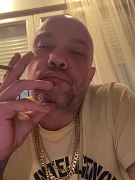 Snapshot of gitanoMad chatting on February 5, 2026, 1:23 am gitanoMad online show from February 5, 2026, 1:23 am