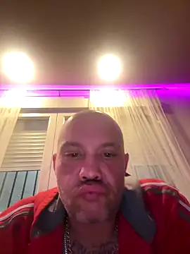 Snapshot of gitanoMad chatting on December 5, 2025, 1:16 am gitanoMad online show from December 5, 2025, 1:16 am