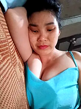 Snapshot of Bear_bear0 chatting on April 15, 2026, 6:19 am Bear bear0 online show from April 15, 2026, 6:19 am