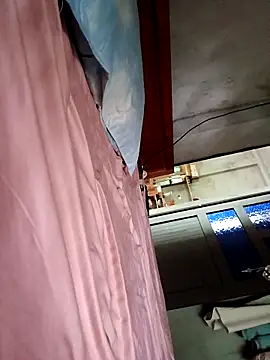 Snapshot of Bear_bear0 chatting on April 14, 2026, 1:43 am Bear bear0 online show from April 14, 2026, 1:43 am