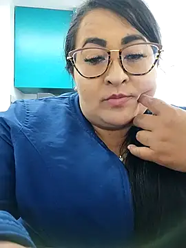 julitziI 09 online show from December 1, 2025, 2:56 am