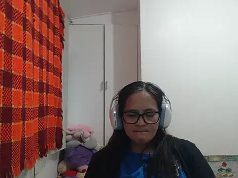 Snapshot of Kinkybela2025 chatting on August 9, 2026, 12:07 am Kinkybela2025 online show from August 9, 2026, 12:07 am