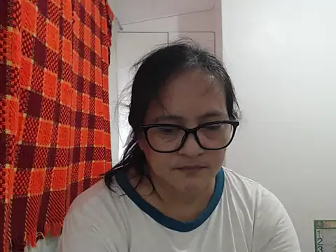 Snapshot of Kinkybela2025 chatting on June 30, 2026, 12:21 am Kinkybela2025 online show from June 30, 2026, 12:21 am