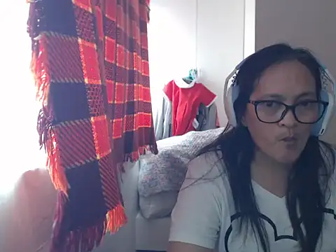 Snapshot of Kinkybela2025 chatting on June 1, 2026, 1:50 am Kinkybela2025 online show from June 1, 2026, 1:50 am