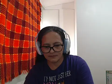 Snapshot of Kinkybela2025 chatting on August 3, 2026, 10:36 pm Kinkybela2025 online show from August 3, 2026, 10:36 pm