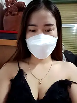 Snapshot of Family-Lovee chatting on November 4, 2025, 10:13 pm Family-Lovee online show from November 4, 2025, 10:13 pm