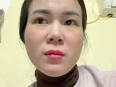 Snapshot of Family-Lovee chatting on November 20, 2025, 10:27 am Family-Lovee online show from November 20, 2025, 10:27 am