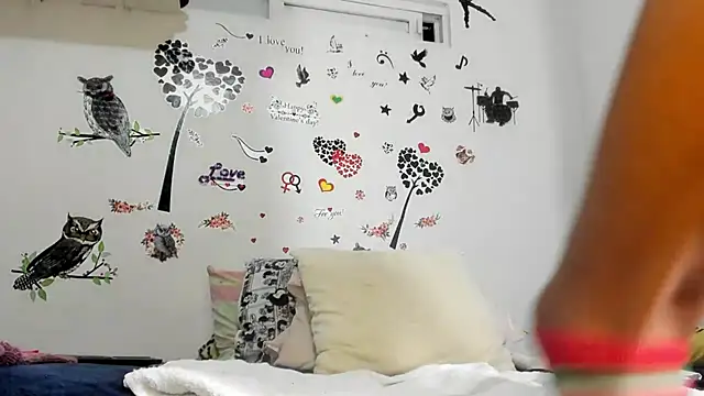 YAILIN 04 online show from November 30, 2025, 3:18 am