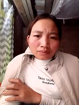 sowbibi online show from November 11, 2025, 2:01 pm