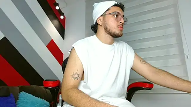 Snapshot of Zac_Golden chatting on March 29, 2026, 1:46 pm Zac Golden online show from March 29, 2026, 1:46 pm