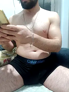 Snapshot of lazzzz09 chatting on December 2, 2025, 12:44 am lazzzz09 online show from December 2, 2025, 12:44 am