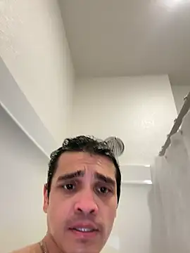 Snapshot of Orlando702@xh chatting on February 23, 2026, 1:40 am Orlando702xh online show from February 23, 2026, 1:40 am