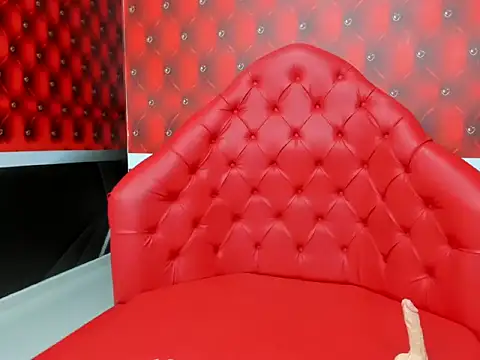 Snapshot of Bianca_Millf chatting on November 24, 2025, 4:12 am Bianca Millf online show from November 24, 2025, 4:12 am