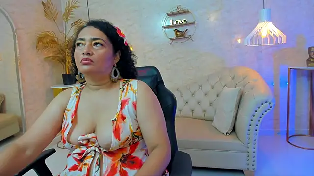 Snapshot of Bianca_Millf chatting on May 29, 2026, 4:07 am Bianca Millf online show from May 29, 2026, 4:07 am