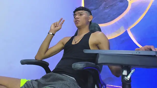 Sex Boy 33  online show from November 25, 2025, 5:30 am