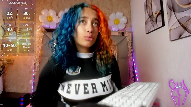 Cristall ravven online show from November 4, 2025, 8:12 pm