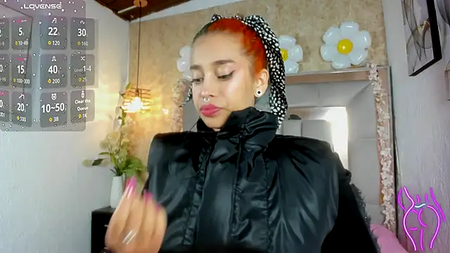 Cristall ravven online show from November 14, 2025, 1:48 pm