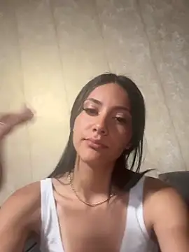Niki Mily online show from October 22, 2025, 2:05 pm