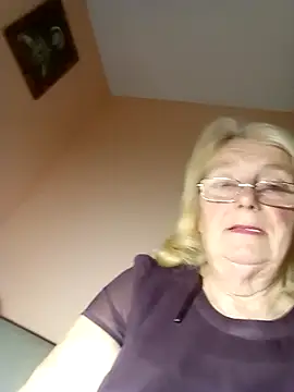 Snapshot of AmyLove353 chatting on October 27, 2025, 9:16 pm AmyLove353 online show from October 27, 2025, 9:16 pm