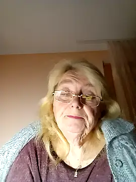 Snapshot of AmyLove353 chatting on November 4, 2025, 4:16 am AmyLove353 online show from November 4, 2025, 4:16 am