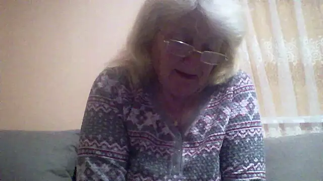 Snapshot of AmyLove353 chatting on May 17, 2026, 9:04 pm AmyLove353 online show from May 17, 2026, 9:04 pm