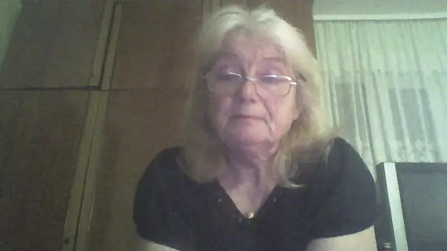 Snapshot of AmyLove353 chatting on April 2, 2026, 8:37 pm AmyLove353 online show from April 2, 2026, 8:37 pm