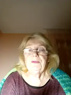 Snapshot of AmyLove353 chatting on November 6, 2025, 4:05 am AmyLove353 online show from November 6, 2025, 4:05 am