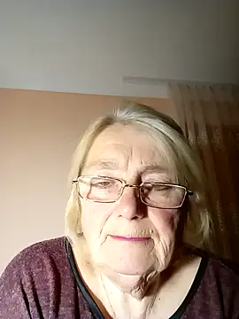 Snapshot of AmyLove353 chatting on October 31, 2025, 8:38 pm AmyLove353 online show from October 31, 2025, 8:38 pm