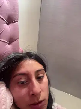 Snapshot of Violeet-Smith chatting on February 17, 2026, 1:41 pm Violeet-Smith online show from February 17, 2026, 1:41 pm