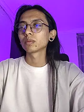 Snapshot of _Astrea_ chatting on February 5, 2026, 8:26 pm Astrea online show from February 5, 2026, 8:26 pm