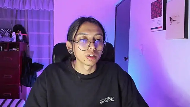 Snapshot of _Astrea_ chatting on February 15, 2026, 3:18 am Astrea online show from February 15, 2026, 3:18 am