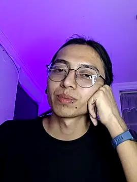 Snapshot of _Astrea_ chatting on February 4, 2026, 9:21 pm Astrea online show from February 4, 2026, 9:21 pm